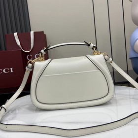 Сумка из коллекции Gucci Blondie украш