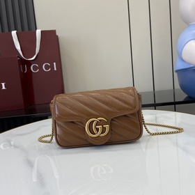 Коллекция GG Marmont. Сумочка Ultra-Mi