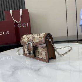 Эта мини-сумка через плечо с цепочкой 