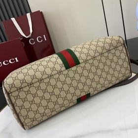 Коллекция Ophidia представляет собой я