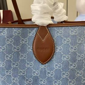 Коллекция Gucci Totissima сочетает в с