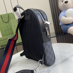 Сумка GG Supreme Mini Crossbody. Холст