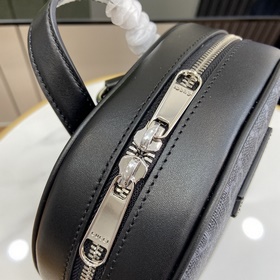 Сумка GG Supreme Mini Crossbody. Холст