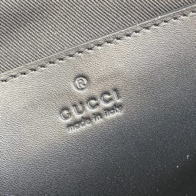 Сумка GG Supreme Mini Crossbody. Холст