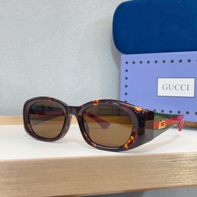 Б/у GUCCI  MOD： GG2432 S Обертываю