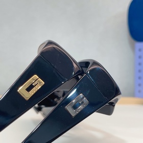 Б/у GUCCI  MOD： GG2432 S Обертываю