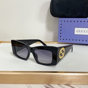 Солнцезащитные очки Gucci с квадратной