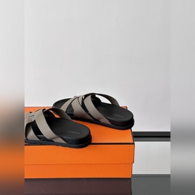 Новые сандалии Hermès Kazimir для мужч