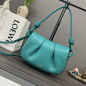 LOEWE Новая сумка Paseo из блестящей к