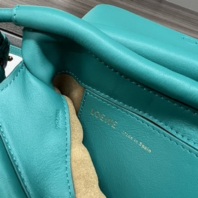 LOEWE Новая сумка Paseo из блестящей к