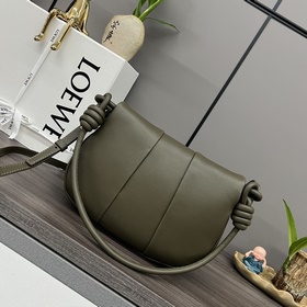 LOEWE Новая сумка Paseo из блестящей к