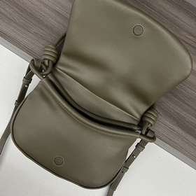 LOEWE Новая сумка Paseo из блестящей к