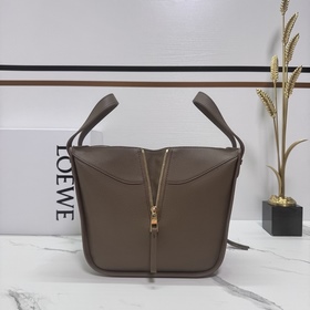 LOEWE Мягкая кожаная сумка-гамак из те