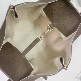 LOEWE Мягкая кожаная сумка-гамак из те