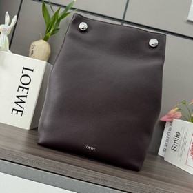 LOEWE Pebble Hobo из мягкой зернистой