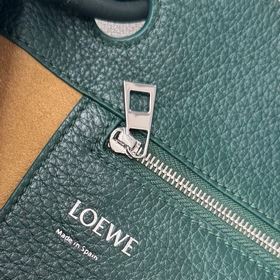 LOEWE Pebble Hobo из мягкой зернистой 