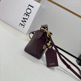 LOEWE Новая мини-сумка из кожи наппа F