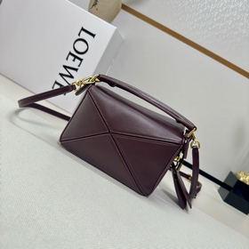 LOEWE Новая мини-сумка из кожи наппа F