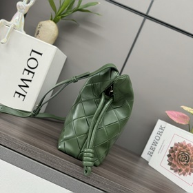 LOEWE Новая модель среднего размера из