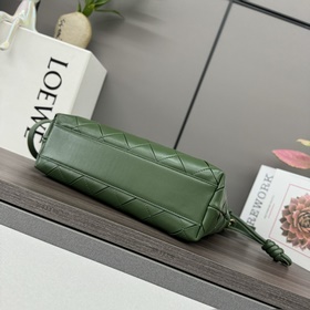 LOEWE Новая модель среднего размера из