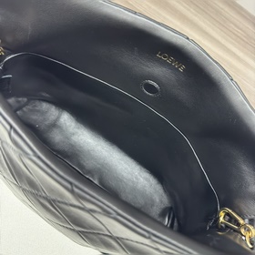 LOEWE Новая модель среднего размера из