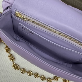 LOEWE Складчатая блестящая сумка Goya 