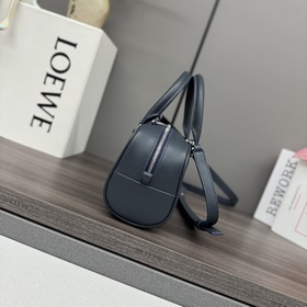 LOEWE Новая мини-сумка Amazona 23 с ук