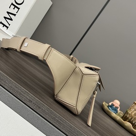 LOEWE New Classic Puzzle Waist Bag
