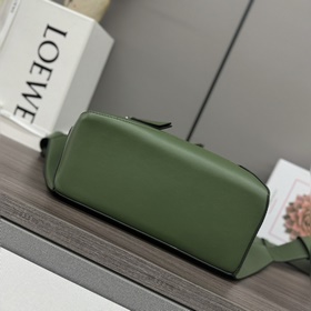 LOEWE Новая версия небольшой классичес