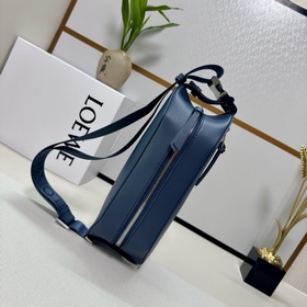 LOEWE Классическая сумка-слинг из теля