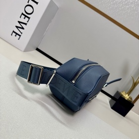 LOEWE Классическая сумка-слинг из теля