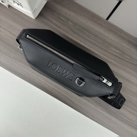 LOEWE Классическая сумка-слинг из теля