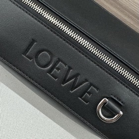 LOEWE Классическая сумка-слинг из теля
