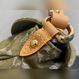 M95217 Оливково-зеленая сумка Dan Ning