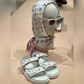 LOUIS VUITTON Z1525W