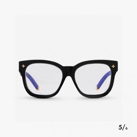 Официальный сайт, синхронизированный с