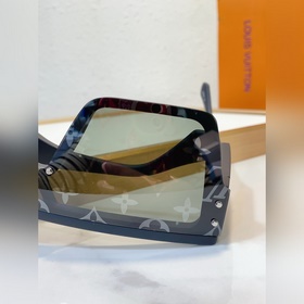 LOUIS VUITTON  МОДЕЛЬ： Z1583E