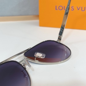 LOUIS VUITTON МОДЕЛЬ： Z2543U Разме
