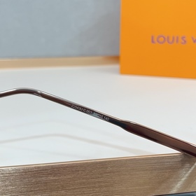 LOUIS VUITTON МОДЕЛЬ： Z2543U Разме