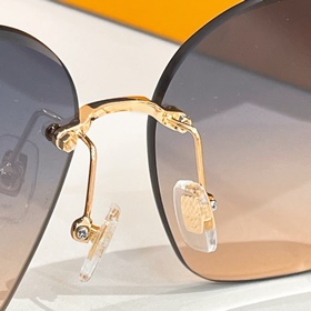 LOUIS VUITTON МОДЕЛЬ： Z2665U РАЗМЕР： 6