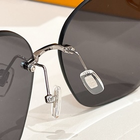 LOUIS VUITTON МОДЕЛЬ： Z2665U РАЗМЕР： 6
