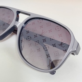 LOUIS VUITTON МОДЕЛЬ： Z2866U Разме