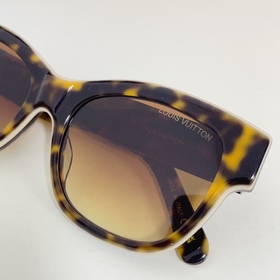 LOUIS VUITTON МОДЕЛЬ： Z2645U РАЗМЕР： 5