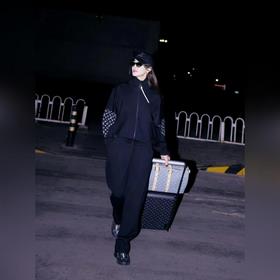 LOUIS VUITTON МОДЕЛЬ： Z2686U РАЗМЕР： 5