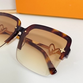 LOUIS VUITTON МОДЕЛЬ： Z2026U РАЗМЕР： 5