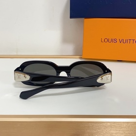 LOUIS VUITTON МОДЕЛЬ： Z2600U РАЗМЕР： 5