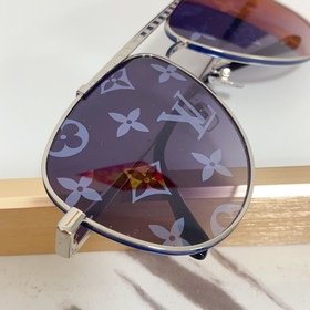 LOUIS VUITTON МОДЕЛЬ： Z40190W РАЗМЕР： 