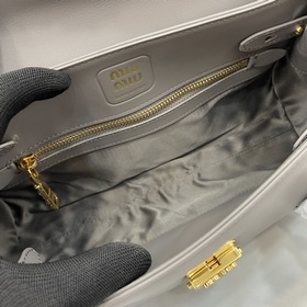 MIUMIU Осень/Зима 24 Новая коллекция с