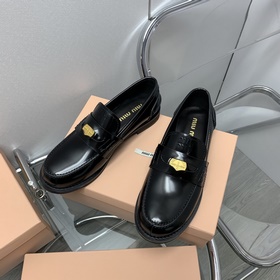 MIUMIU Showpiece! 22AW Лоферы с монетк