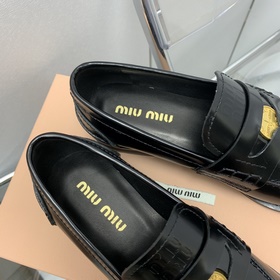 MIUMIU Showpiece! 22AW Лоферы с монетк